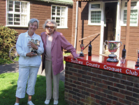 August Tournament: Wendy Spencer-Smith, Winner of the Monteith Bowl, with Hyacinth Coombs