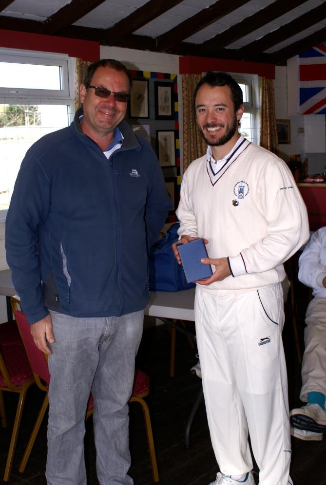 AC Advanced Weekend April: Clive Hayton & winner Jose Riva (photo Ray Hall)