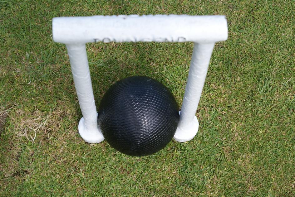 GC Open Championship: Tight hoop on lawn 9! (photo Ray Hall)