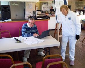 Easter GC handicap doubles 7th April: Manager Roger