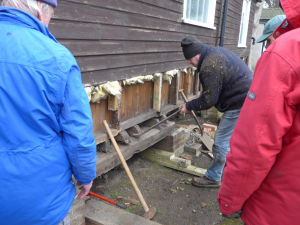 Working Party: removing the old beam