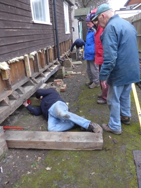 Replacing supporting beam, 2023: Tony Jolly, Peter Pullin